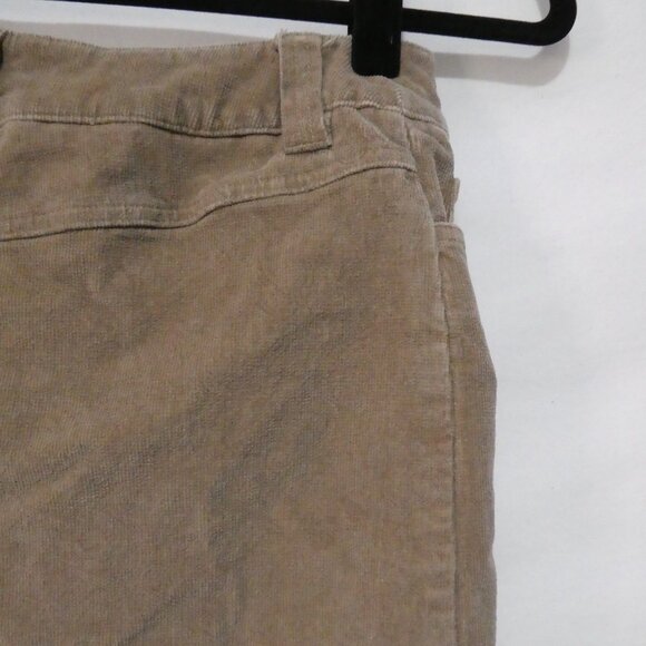 PC PREMIERE COLLECTION | size 6 | Classic Knee Length Corduroy Skirt With Slit - Picture 11 of 14